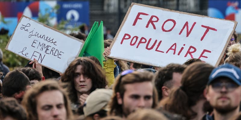 Des personnes manifestent contre l'extrême-droite et pour une union des gauches à Paris. (Photo d'illustration)