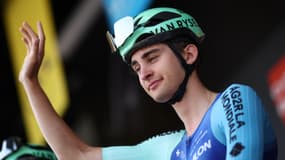 Le coureur français Paul Seixas avant le départ de la deuxième étape du Dauphiné, 9 juin 2025
