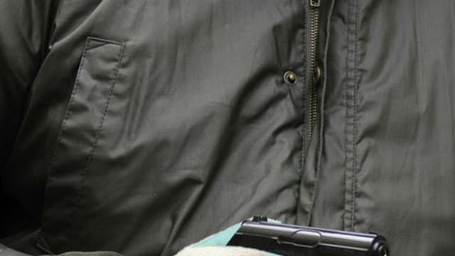 Les cambrioleurs ont profité de l'absence des habitants pour pénétrer par effraction dans leurs domiciles.