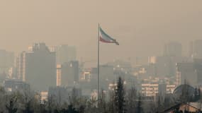 La pollution de l'air couvre Téhéran, en Iran, le 23 décembre 2019