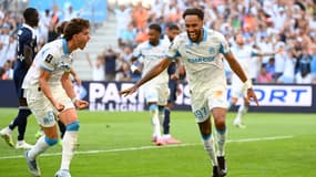 Leonardo Balerdi et Pierre-Emerick Aubameyang lors de Marseille-Paris FC, le 23 août 2025. 