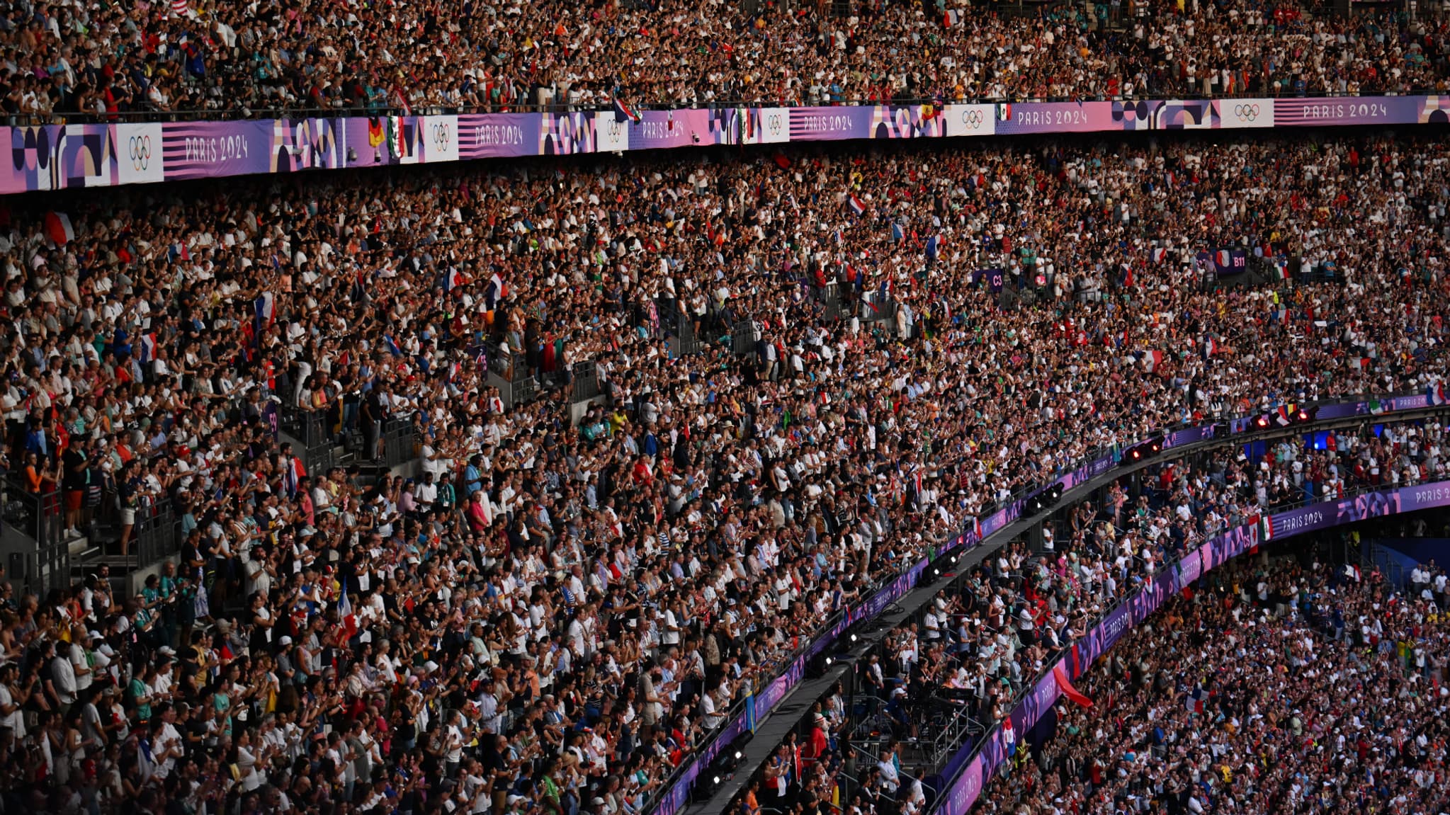 Les tribunes du Stade de France lors de la cérémonie de clôture des Jeux de Paris. Les tribunes du Stade de France lors de la cérémonie de clôture des Jeux de Paris.
