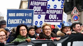 Des manifestants pro-aéroport de Notre-Dame-des-Landes le 13 décembre 2017 à Paris. 