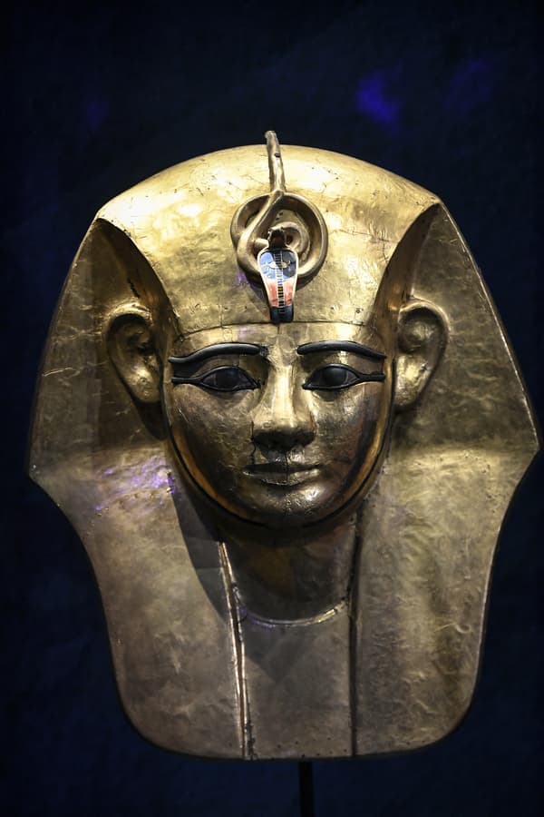 Gold funerary mask of Amenemope.