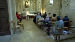 A l'église de Villejuif, les fidèles ne cèdent pas à la panique