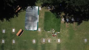 Une vue aérienne de la tombe de Diego Marado