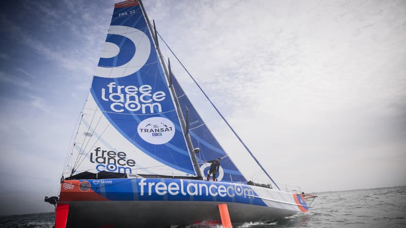 https://images.bfmtv.com/D6jy2bLkMzt4jTQU7K0H-vW43iA=/0x0:2048x1152/800x0/images/L-Imoca-Freelance-com-de-Guirec-Soudee-en-avril-2024-2022929.jpg