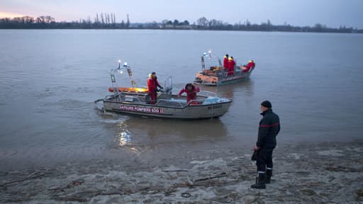 Les recherches continuent à Lugon-et-l'Île-du-Carnay le 21 décembre 2013.