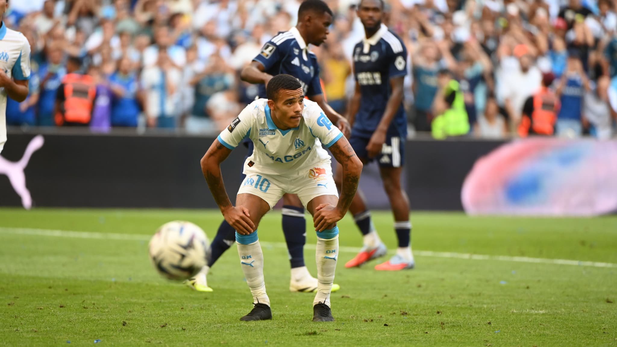Mason Greenwood manque son penalty face au Paris FC, le 23 août 2025. 