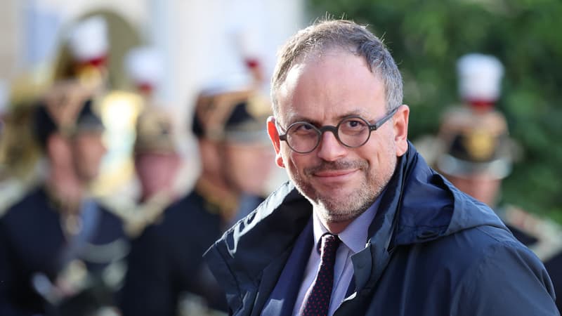 "Une décision difficile": Aurélien Rousseau quitte la campagne de Raphaël Glucksmann