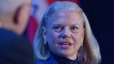 Ginni Rometty, patronne d'IBM, a démenti la suppression de 26% de l'effectif mondial. Elle admet néanmoins qu'un plan vise "plusieurs milliers d'emplois".