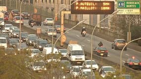 Le périphérique parisien à hauteur de la Porte de Versailles lundi 2 décembre