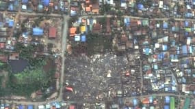 Des habitations détruites par le séisme à Mandalay, en Birmanie, montage avant/après des images satellite, le 29 mars 2025