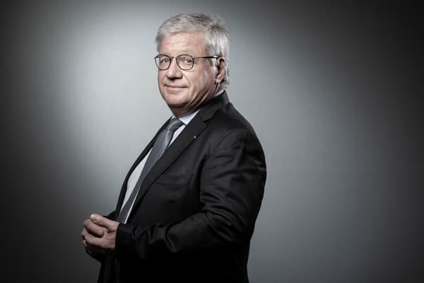 Jacques Glénat, patron des éditions Glénat et précurseur du manga en France. Jacques Glénat, patron des éditions Glénat et précurseur du manga en France.