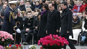 Anne Hidalgo, François Hollande et Manuel Valls ont rendu hommage aux victimes des attentats de janvier et novembre.