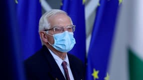 Le chef de la diplomatie européenne Josep Borrell arrive à un sommet des dirigeants européens à Bruxelles, le 16 décembre 2021