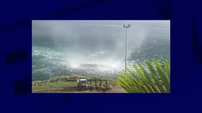 Capture d'une vidéo, diffusée sur YouTube, montrant la trombe marine s'élevant sur la baie de Fort-de-France en Martinique, le 27 décembre.