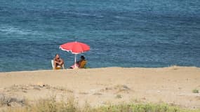 Une plage dans le village de Marzamemi en Sicile. 