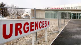 Photo prise le 31 janvier 2007 de l'entrée des urgences de Bourg-lès-Valence (illustration)