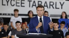 Emmanuel Macron dans un lycée des Sables d'Olonne le 13 septembre 2022