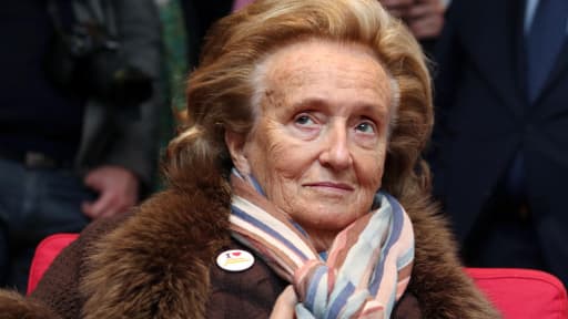 Bernadette Chirac en visite dans un hôpital de Bordeaux, le 5 février, à l'occasion des 25 ans de l'opération Pièces Jaunes
