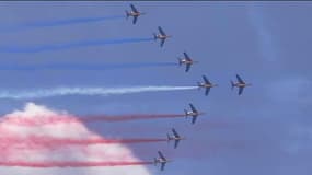 Salon du Bourget: le show de la patrouille de France