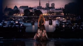 Screenshot de la vidéo de Céline Dion chantant aux American Music Awards ce dimanche.