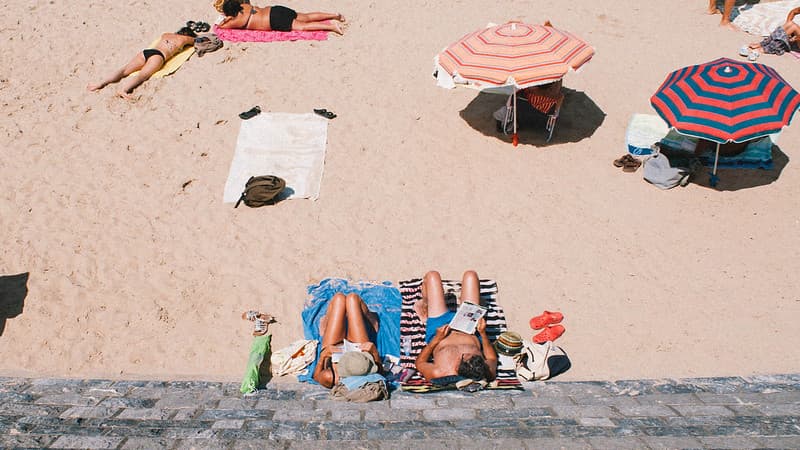 Des plagistes à Saint-Jean-de-Luz en 2013 (Photo d'illustration).