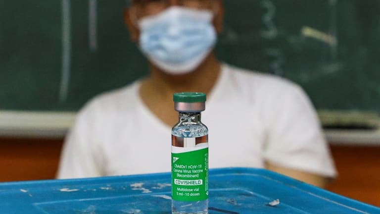 Une dose de vaccin AstraZeneca - Image d'illustration 