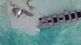 Les images du navire échoué sur les côtes de l'île Maurice désormais brisé en deux