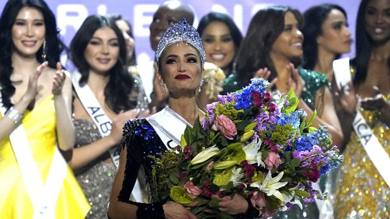 Miss États-Unis R’Bonney Gabriel lors de sa victoire à Miss Univers à La Nouvelle-Orléans, le 14 janvier 2023.