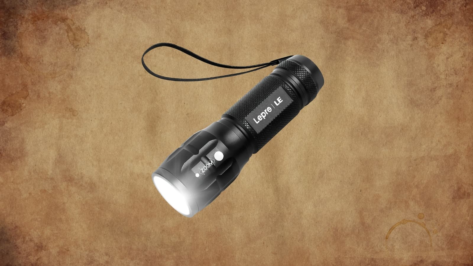 4,5/5 avec plus de 40 000 avis : cette lampe torche puissante est à