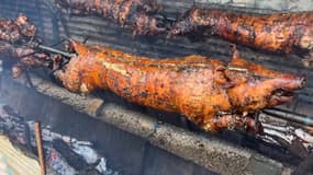 A Châteauneuf Miravail, 350 personnes se sont rassemblées rassemblées le 9 mai pour déguster des porcelets grillés à la broche.
