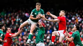L'Irlandais Garry Ringrose face au pays de Galles