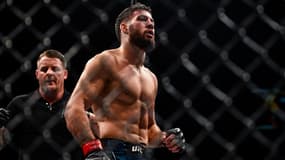Nassourdine Imavov lors de son combat contre Joaquin Buckley à l'UFC Paris en septembre 2021