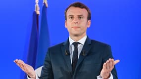Emmanuel Macron lors d'une conférence de presse à Paris le 28 mars 2017.