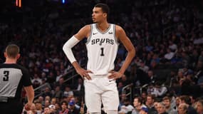 Victor Wembanyama lors de la défaite des San Antonio Spurs sur le terrain des New York Knicks (126-105)