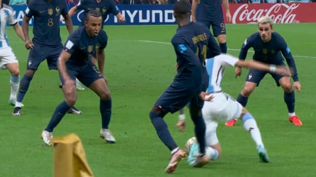 Y avait-il faute de Dembélé sur Di Maria en finale de Coupe du monde 2022 entre la France et l'Argentine ?