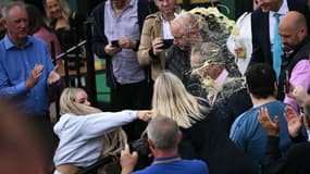 Nigel Farage a été ciblé par le jet d'un milk-shake le 4 juin 2024.