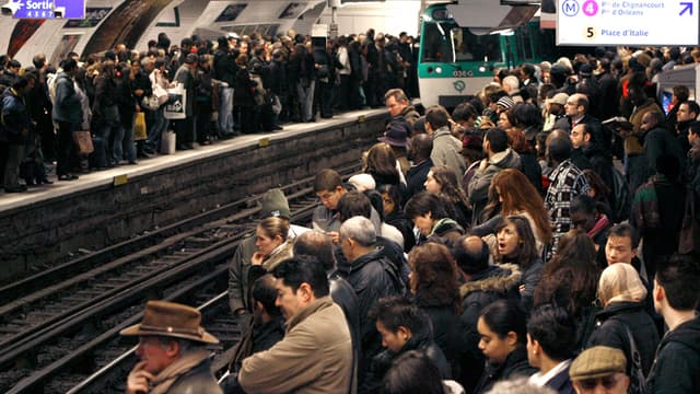 De grosses perturbations sont notamment attendues mardi dans les transports en commun.