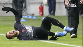 ASSE - PSG : Neymar quitte le stade en béquilles, le spectre d'une grave blessure (re)surgit 
