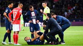 Michael Oliver lors de PSG-Benfica le 11 octobre 2022