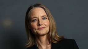 L'actrice américaine Jodie Foster pose lors d'une séance photo lors de la soirée d'ouverture du Festival du film français américain (TAFFF) au DGA Theater de Los Angeles, en Californie, le 28 octobre 2025.
