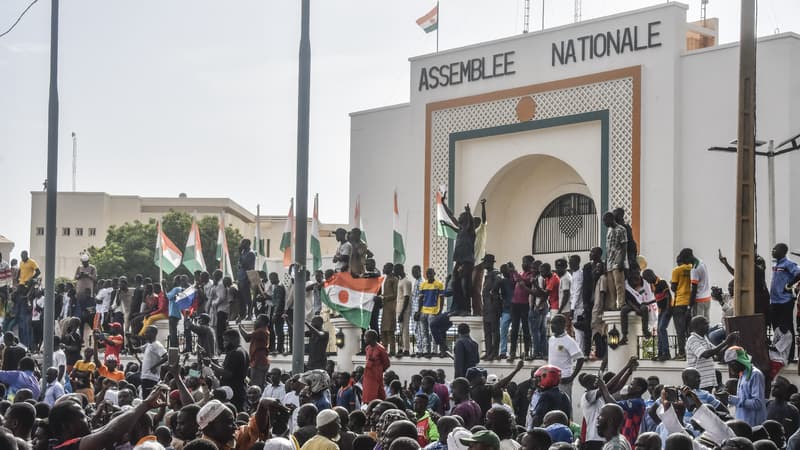 Διαδηλωτές στο Niamey, πρωτεύουσα του Νίγηρα, 30 Ιουνίου 2023