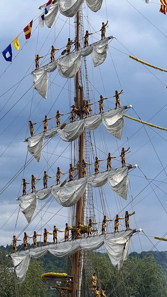 Les marins du Cuauhtémoc, lors de la Grande Parade de l'Armada.