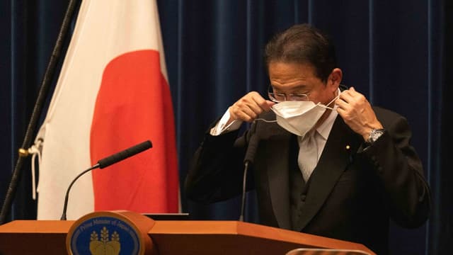 Le Premier ministre japonais, Fumio Kishida, lors d'une conférence de presse le 10 novembre 2021 à Tokyo.