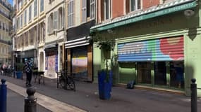 La rue d'Aubagne, dans le quartier de Noailles, à Marseille. 