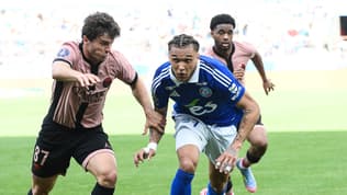 Joao Neves et Diego Moreira au duel lors de Strasbourg-PSG en Ligue 1, le 3 mai 2025
