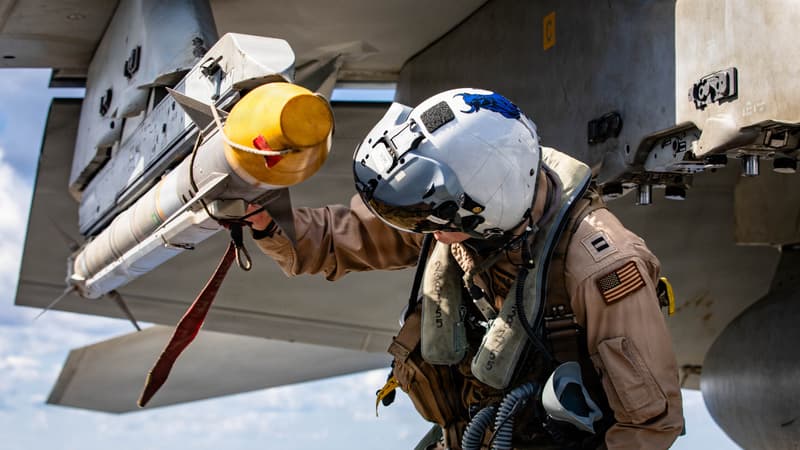 Des chasseurs à 25.000 dollars de l'heure qui tirent des missiles à 1 million pour détruire des drones 40 fois moins chers... Jusqu'à quand les Etats-Unis supporteront le gouffre financier de la guerre en Iran?