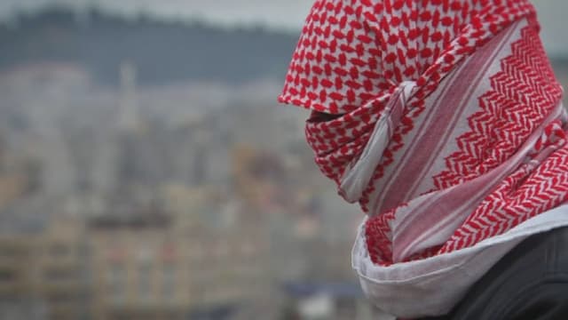 Ce jeune homme a fui Daesh. Réfugié en Turquie, il raconte l'organisation de l'intérieur.